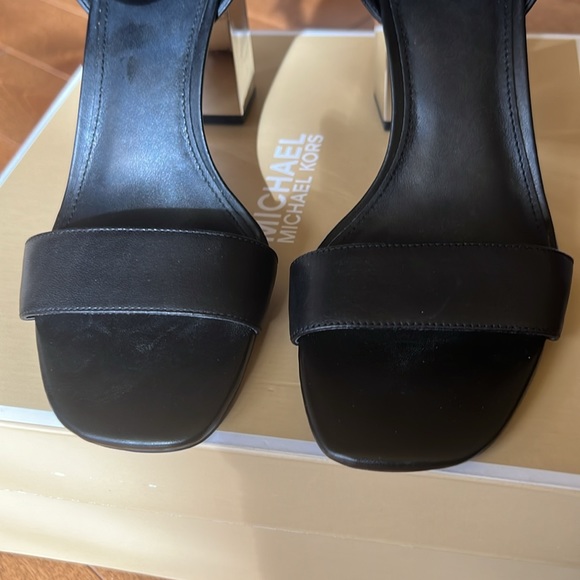 Michael Michael Kors - Picture 5 of 9